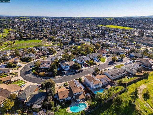 18 Danridge Ct, Antioch, CA 94509
