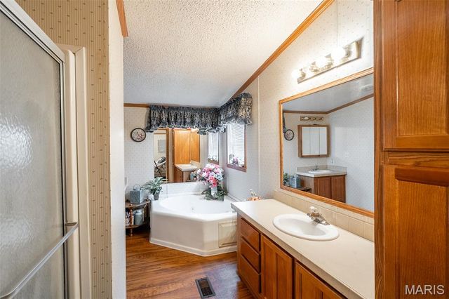 1034 Wayne 372, Piedmont, MO 63957