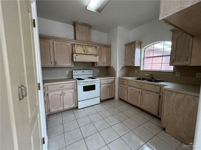 618 Melanie Drive, Pharr, TX 78577