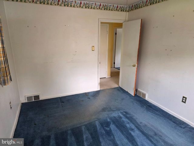 20 KAREN DR, Malvern, PA 19355
