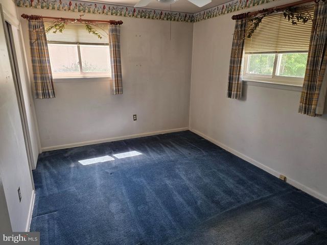 20 KAREN DR, Malvern, PA 19355