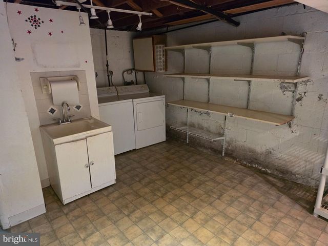 20 KAREN DR, Malvern, PA 19355