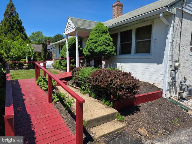 20 KAREN DR, Malvern, PA 19355
