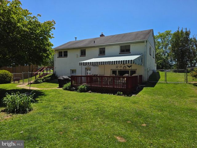 20 KAREN DR, Malvern, PA 19355