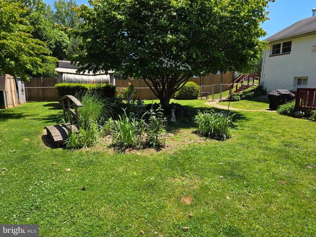 20 KAREN DR, Malvern, PA 19355