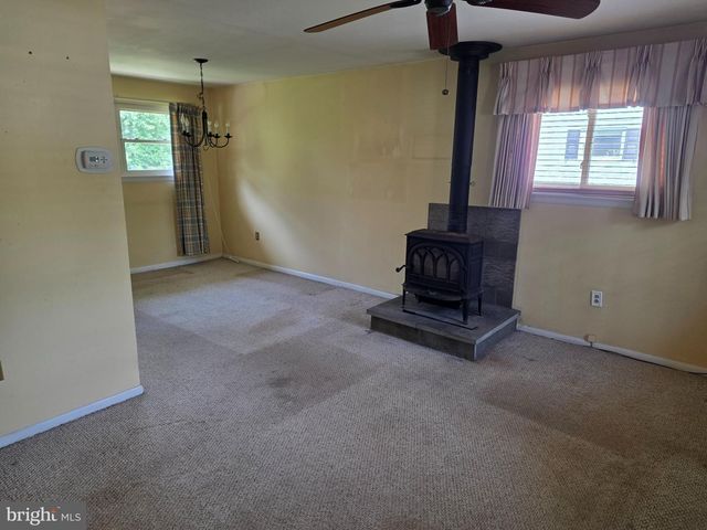 20 KAREN DR, Malvern, PA 19355