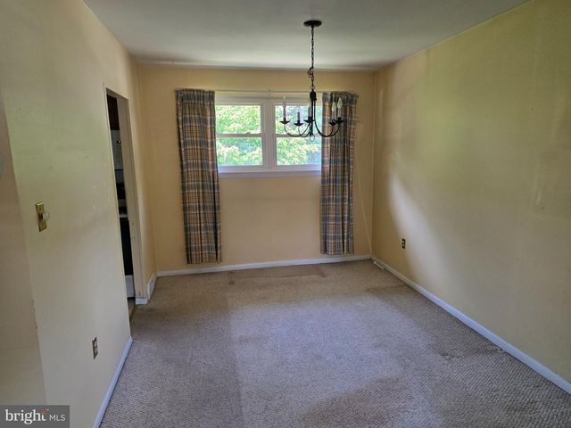 20 KAREN DR, Malvern, PA 19355