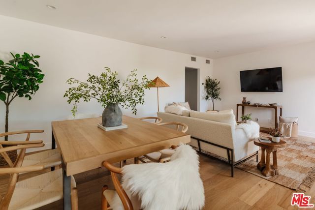 1943 12th 2, Santa Monica, CA 90404