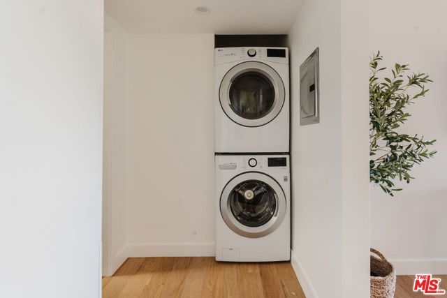 1943 12th 2, Santa Monica, CA 90404