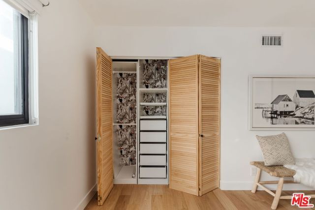 1943 12th 2, Santa Monica, CA 90404