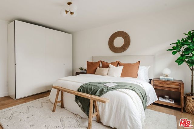 1943 12th 2, Santa Monica, CA 90404