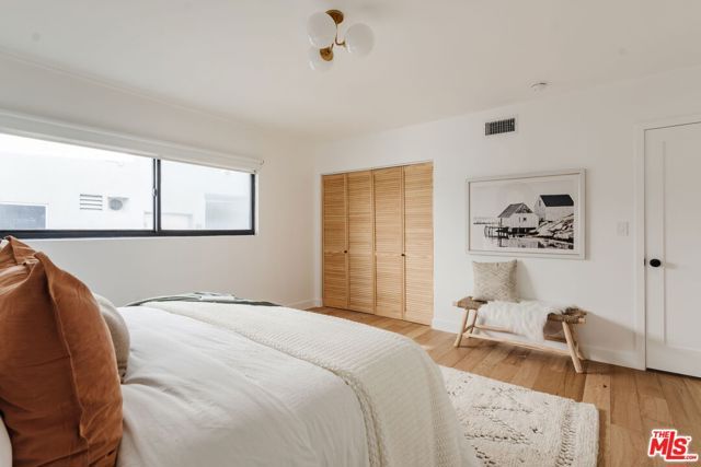 1943 12th 2, Santa Monica, CA 90404