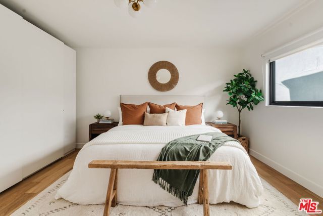 1943 12th 2, Santa Monica, CA 90404