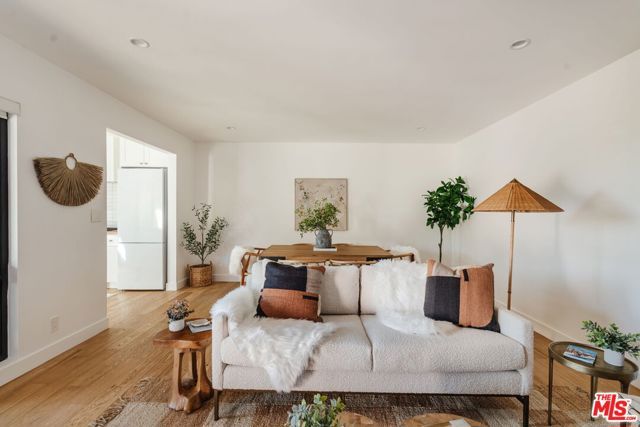 1943 12th 2, Santa Monica, CA 90404