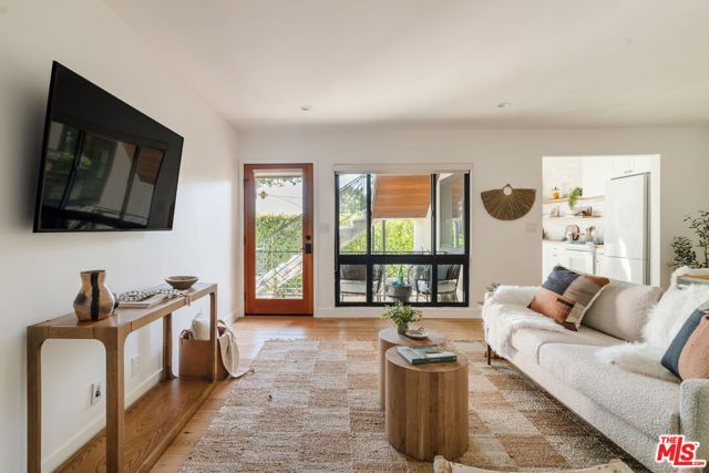 1943 12th 2, Santa Monica, CA 90404