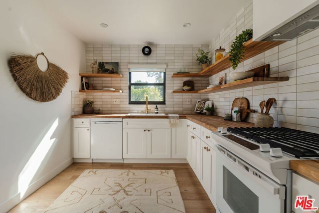 1943 12th 2, Santa Monica, CA 90404