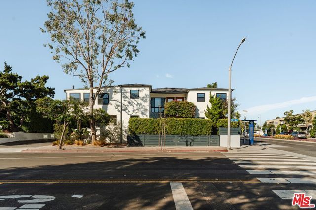 1943 12th 2, Santa Monica, CA 90404