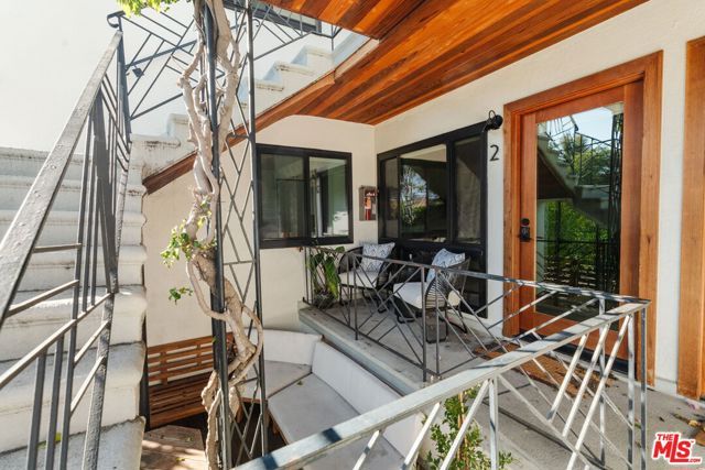 1943 12th 2, Santa Monica, CA 90404