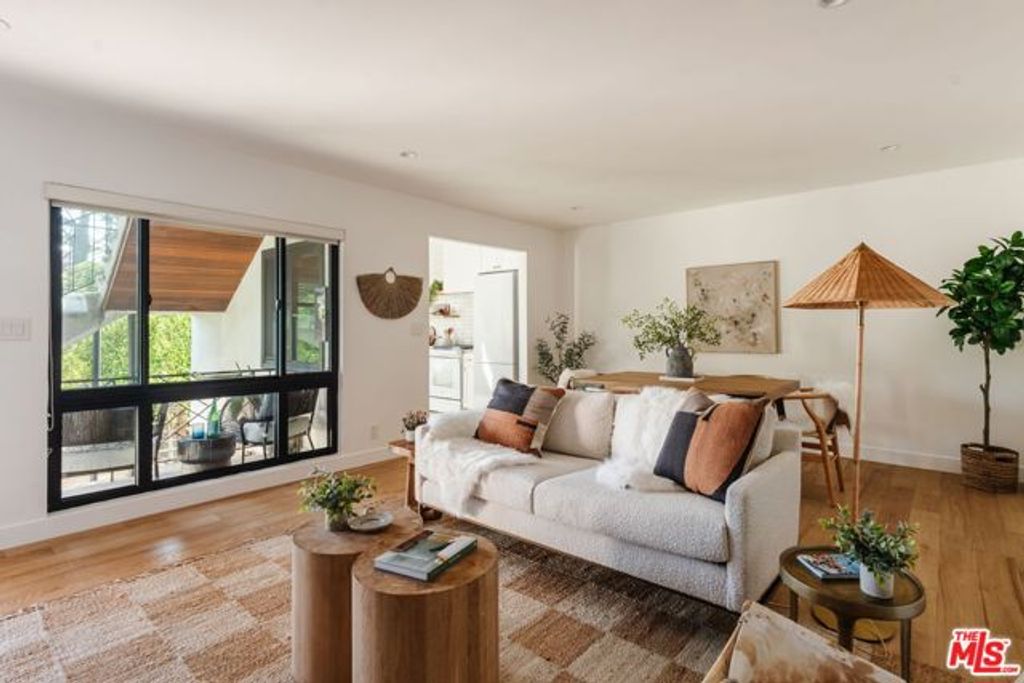 1943 12th 2, Santa Monica, CA 90404