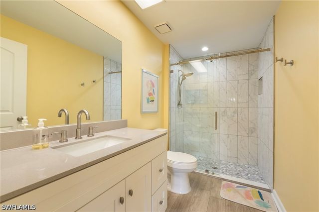 3313 Europa DR 216, Naples, FL 34105