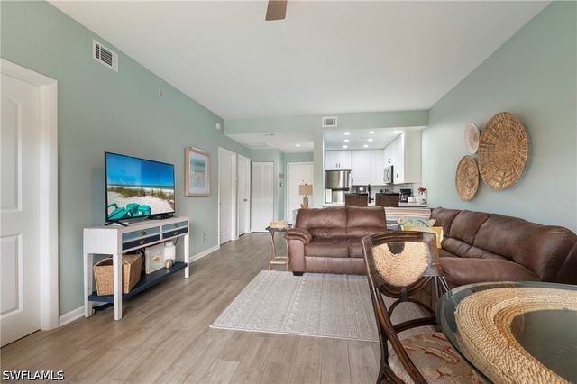 3313 Europa DR 216, Naples, FL 34105