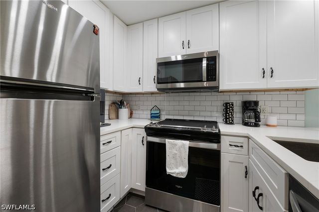 3313 Europa DR 216, Naples, FL 34105