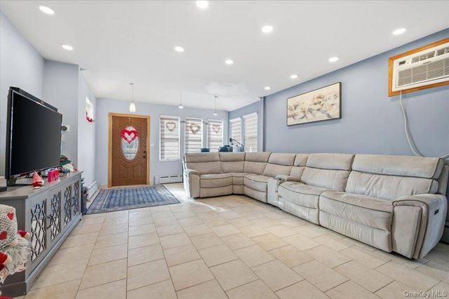 6915 69th Street, Glendale, NY 11385