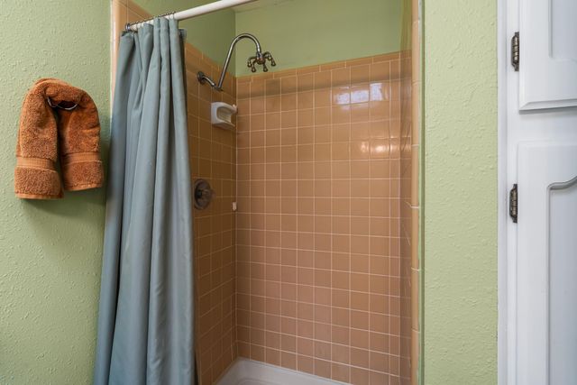 6412 Tahawash Street, Cochiti Lake, NM 87083