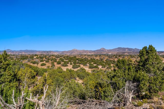 6412 Tahawash Street, Cochiti Lake, NM 87083