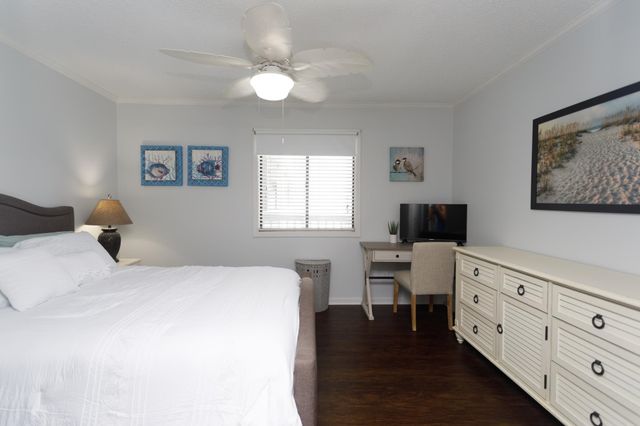 305 Hillside Dr N Apt 204, North Myrtle Beach, SC 29582