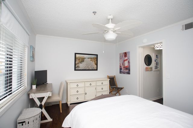 305 Hillside Dr N Apt 204, North Myrtle Beach, SC 29582