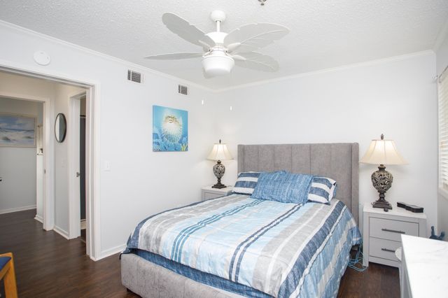 305 Hillside Dr N Apt 204, North Myrtle Beach, SC 29582