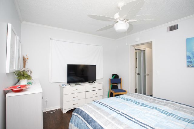 305 Hillside Dr N Apt 204, North Myrtle Beach, SC 29582