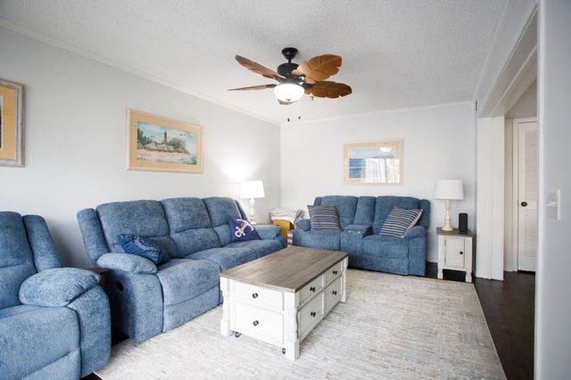 305 Hillside Dr N Apt 204, North Myrtle Beach, SC 29582