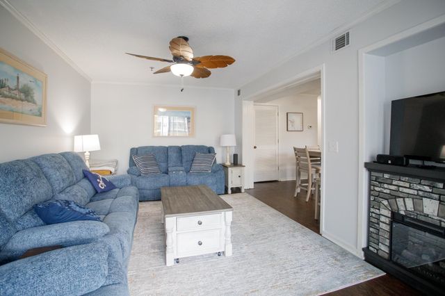 305 Hillside Dr N Apt 204, North Myrtle Beach, SC 29582