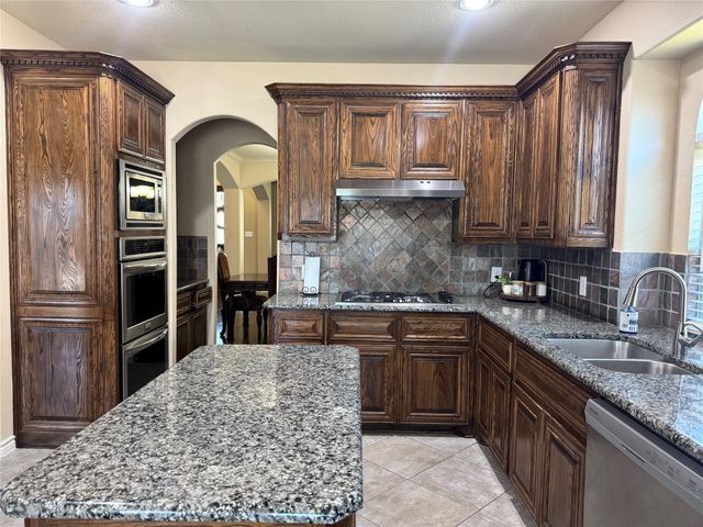 5817 Pine Flat Court, Fort Worth, TX 76179