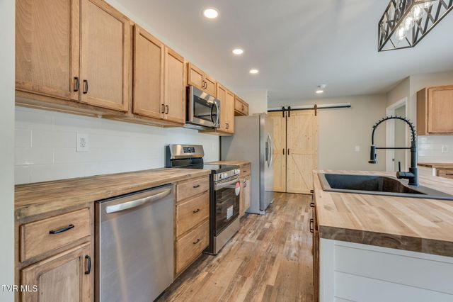 633 Bristol Highway, Gate City, VA 24251