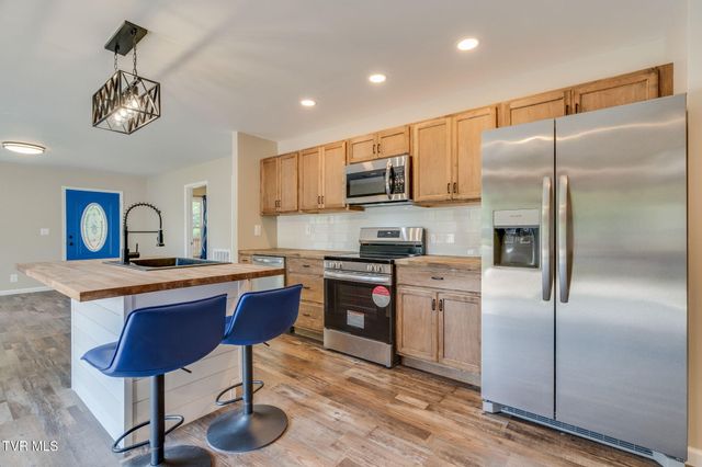 633 Bristol Highway, Gate City, VA 24251