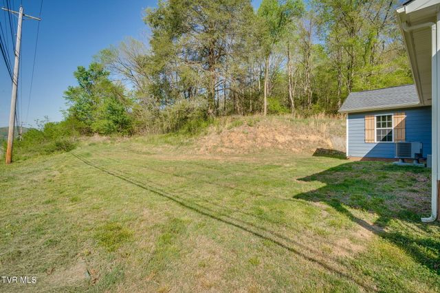 633 Bristol Highway, Gate City, VA 24251