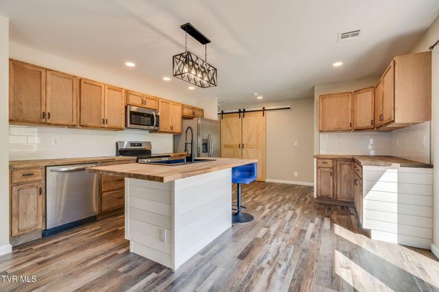 633 Bristol Highway, Gate City, VA 24251