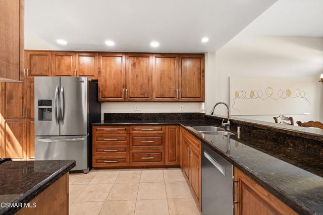 600 Kingswood Lane F, Simi Valley, CA 93065
