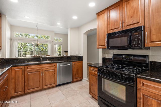 600 Kingswood Lane F, Simi Valley, CA 93065