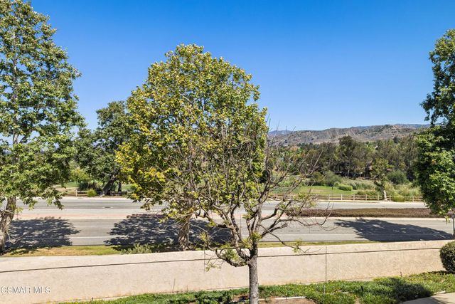 600 Kingswood Lane F, Simi Valley, CA 93065