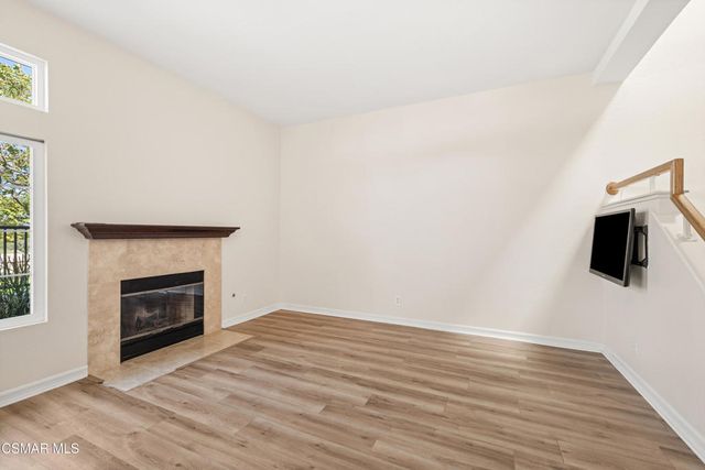 600 Kingswood Lane F, Simi Valley, CA 93065