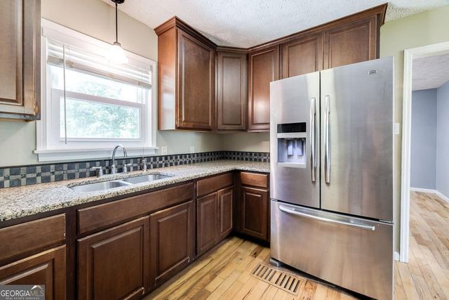 194 Deerfield Drive, Springfield, GA 31329