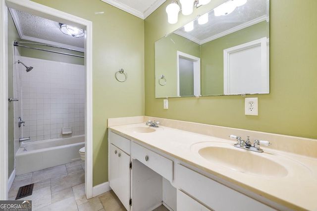 194 Deerfield Drive, Springfield, GA 31329