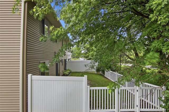 2645 Sessions Street, Eau Claire, WI 54701