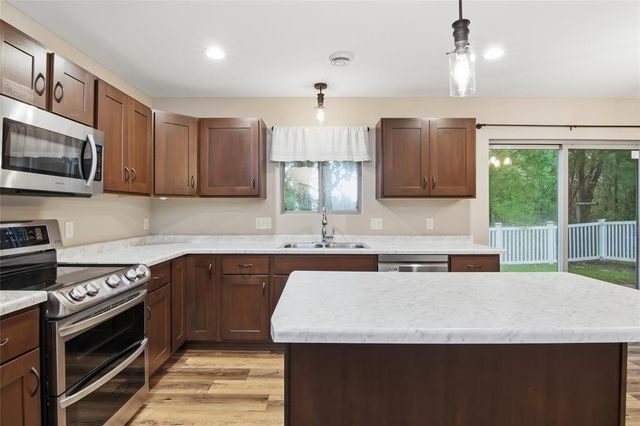 2645 Sessions Street, Eau Claire, WI 54701