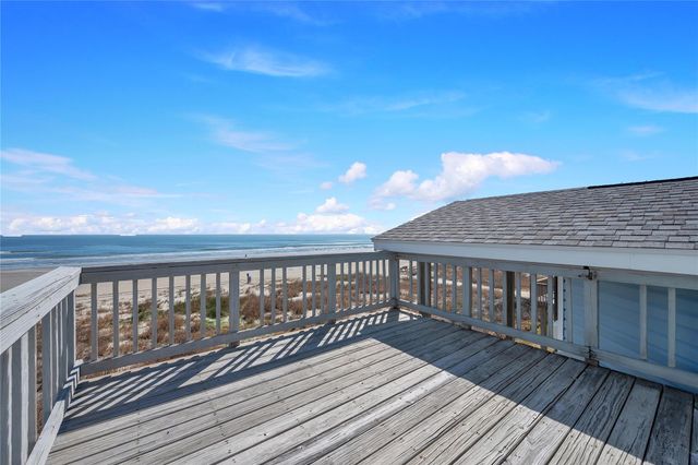 21602 Kennedy Drive, Galveston, TX 77554