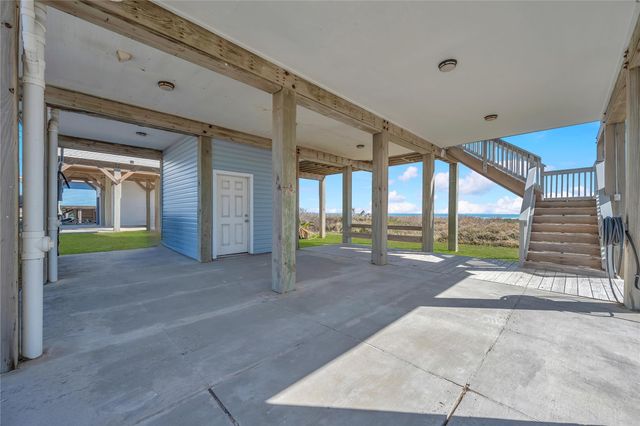 21602 Kennedy Drive, Galveston, TX 77554